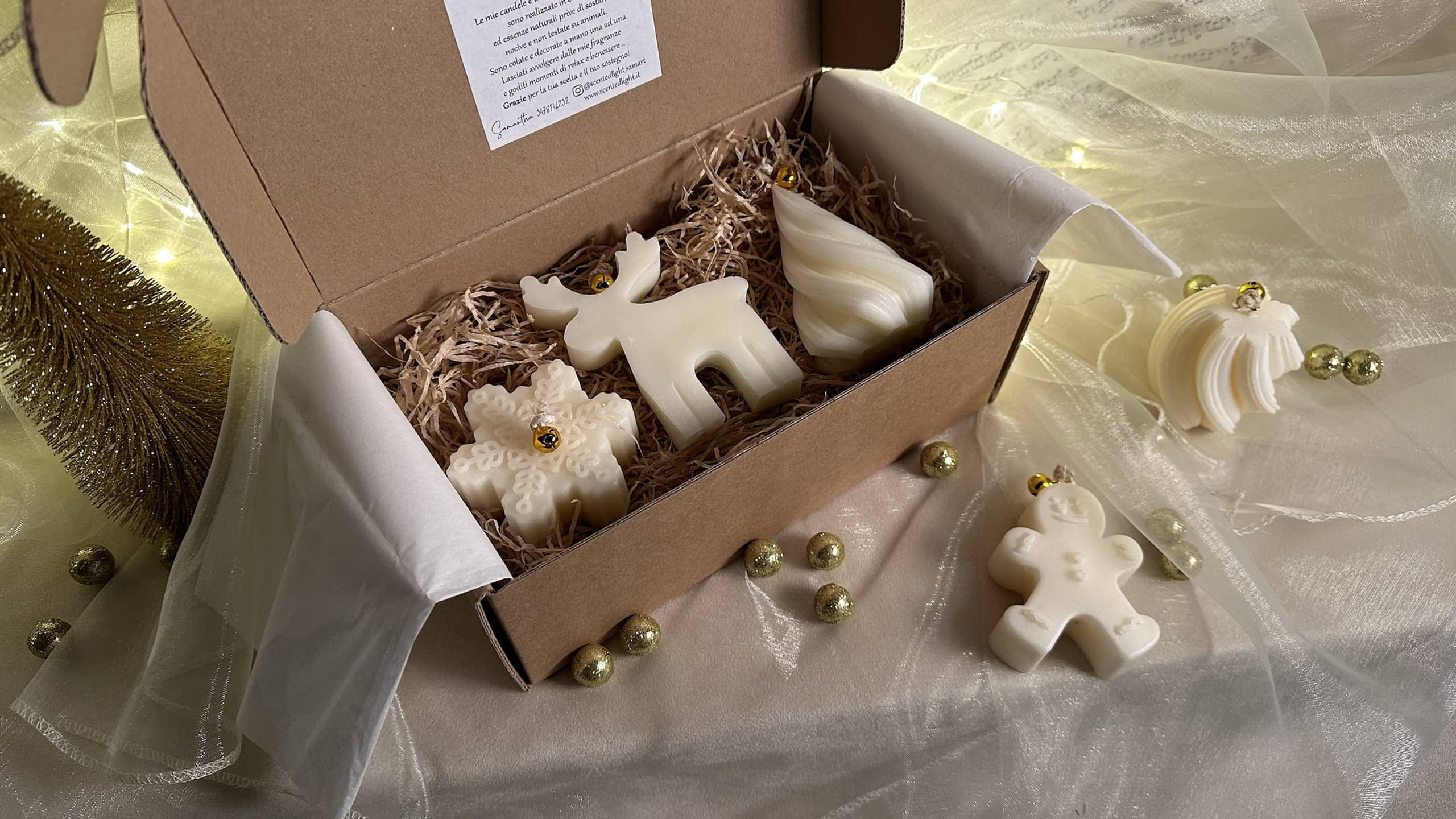 La X Mas Box è il regalo perfetto per Natale, comprende 3 candele a tema natalizio nella fragranza "X Mas Star"