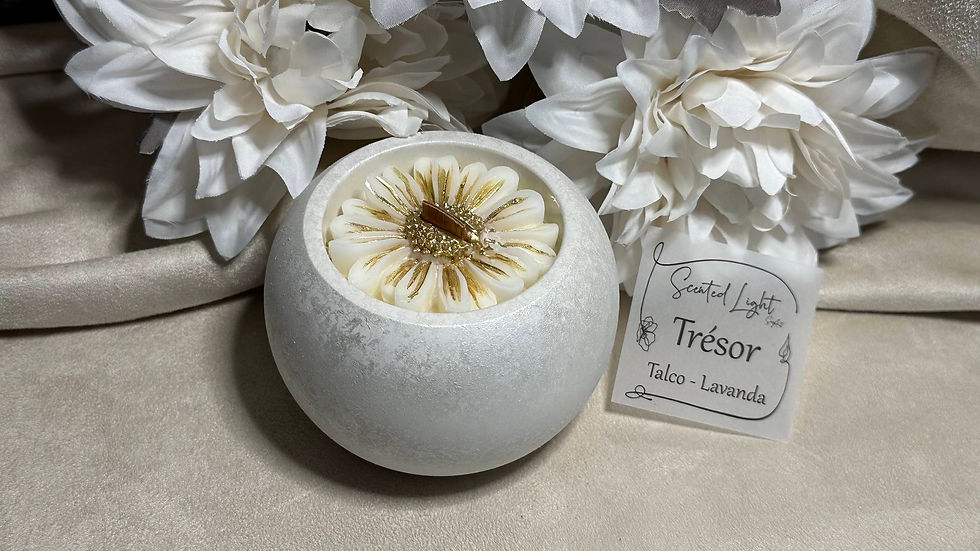 Candela profumata artigianale Margherita in cera di soia Bio in contenitore di porcellana biscuit Sfera grande