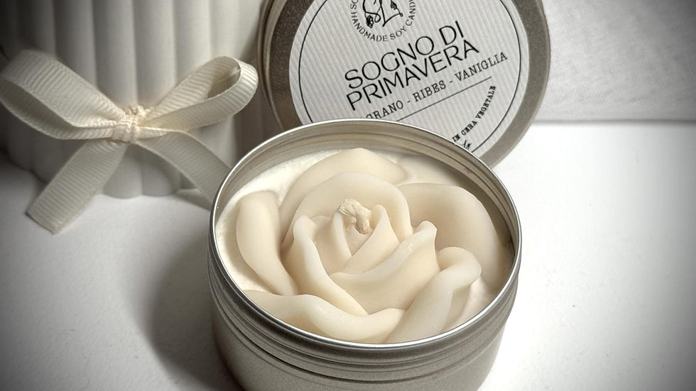 Candela profumata artigianale Rosa Luxury Tin in cera di soia Bio in raffinato vasetto di metallo medio colore Champagne