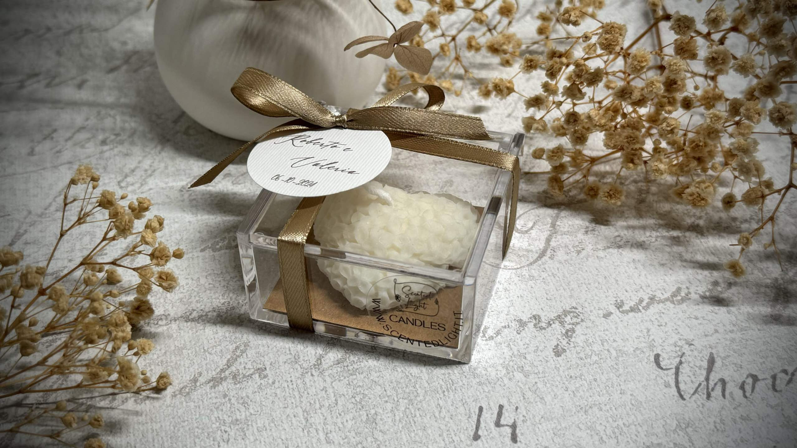 Candela profumata artigianale Cuore Fiori  in cera di soia Bio ed essenze naturali certificate Cofanetto di Plexiglass