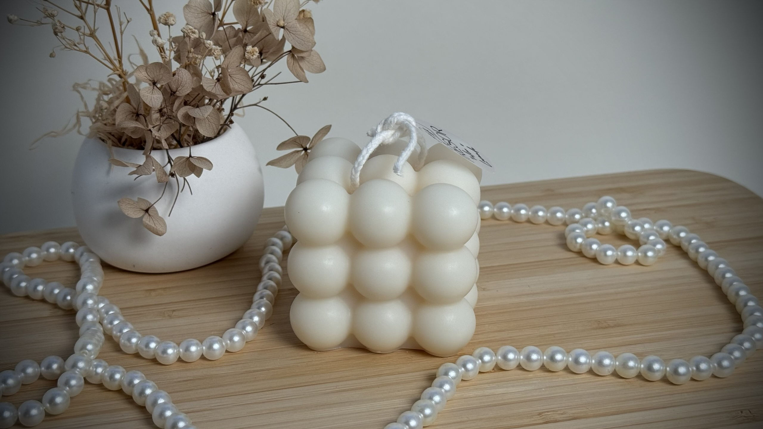 Candela profumata naturale Cubo Balls Maxi con due stoppini in cera di soia Bio ed essenze naturali certificate