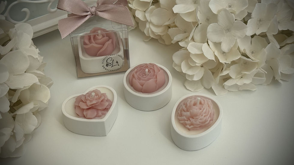 Set di candele profumate artigianali Fiori Mignon in cera di soia Bio mini candele in prezioso vasetto di Porcellana Biscuit