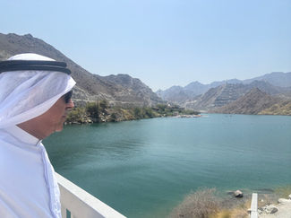 على نهر هذه الليلة الثلجية