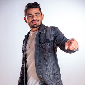 Cantor Evoney Fernandes será outra atração nacional do Festival da Farinha de Cruzeiro do Sul