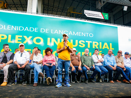 Prefeito Zequinha Lima participa de entrega de Complexo de Café em Mâncio Lima;Cruzeiro do Sul terá anexo industrial