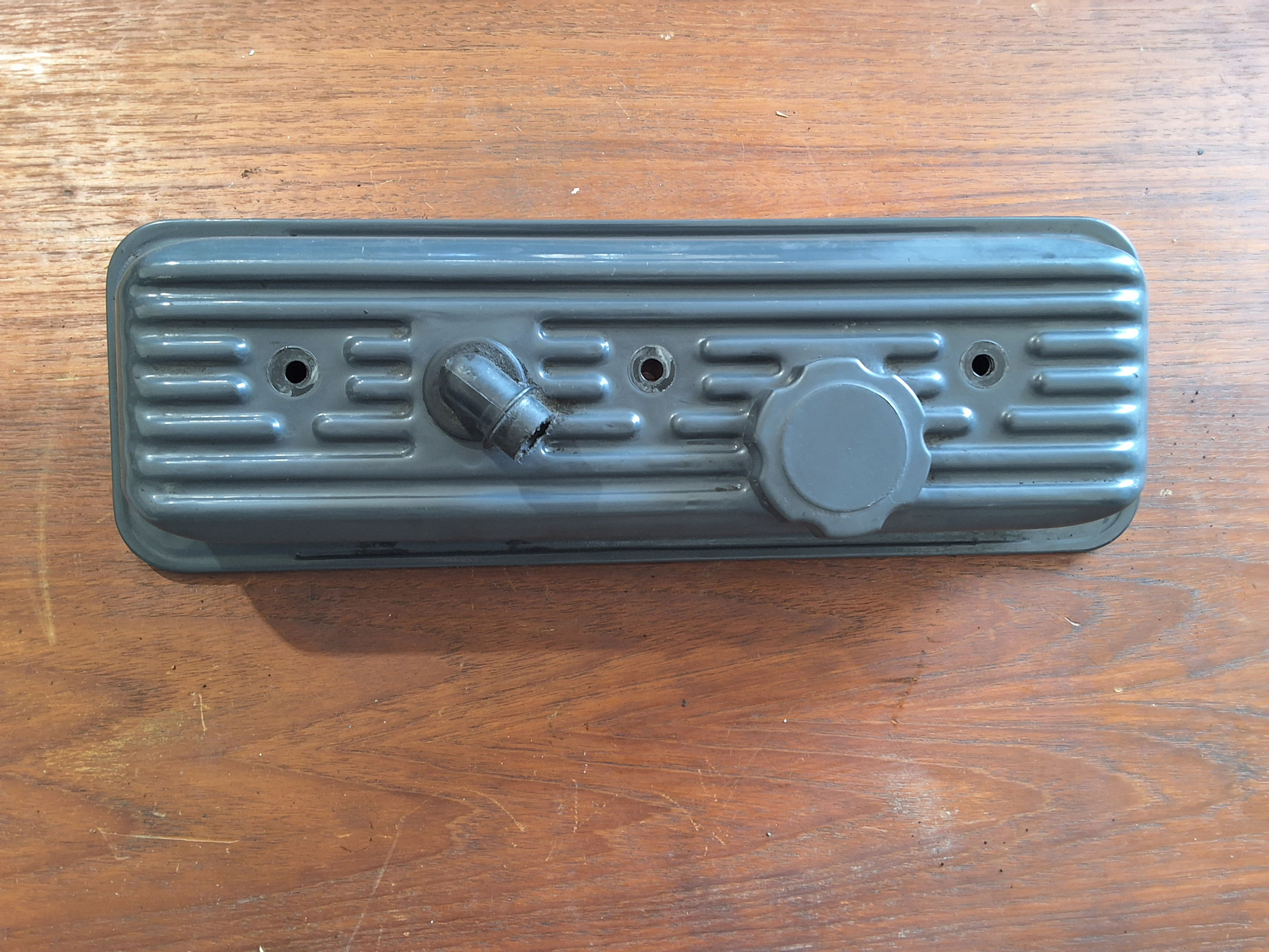  OMC  4.3L Cylinder Head Valve Rocker Cover - With Oil Cap