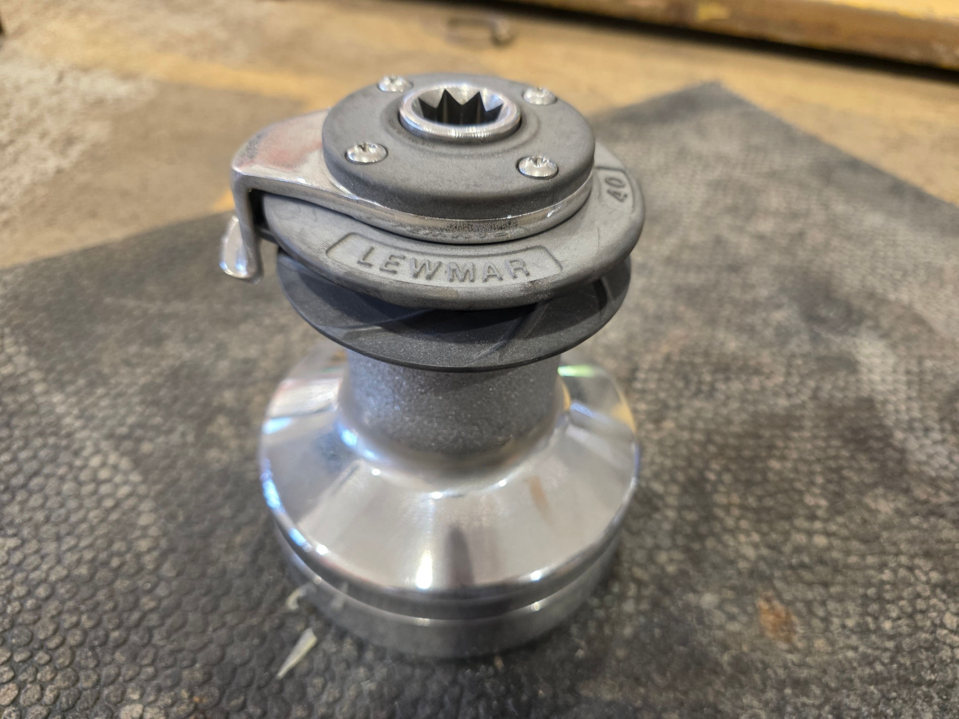 Lewmar 40 St Self Tailing Winch