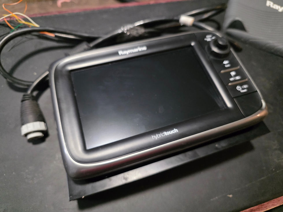 Thumbnail: Raymarine E7 HybridTouch Chartplotter