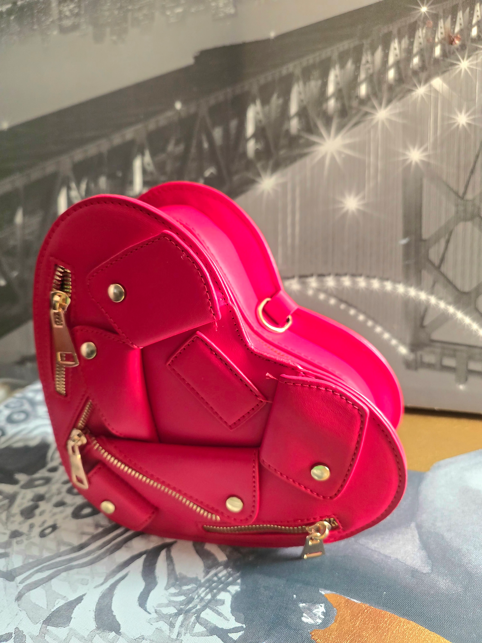 Thumbnail: Queen of Hearts Purse 