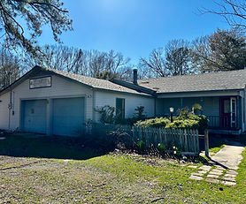 Spacious 3Bed/2.5Bath DeRidder House Available Jul. 1st!