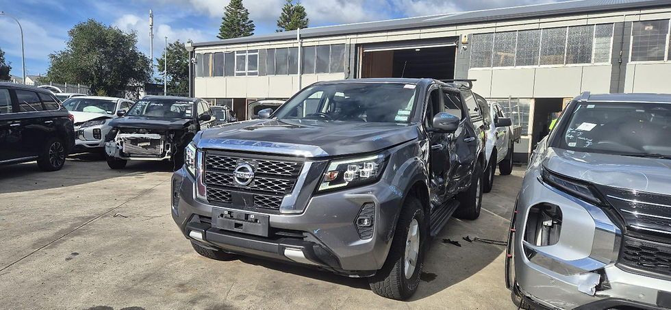 Nissan Navara 2021 Twin Turbo Diesel (2)