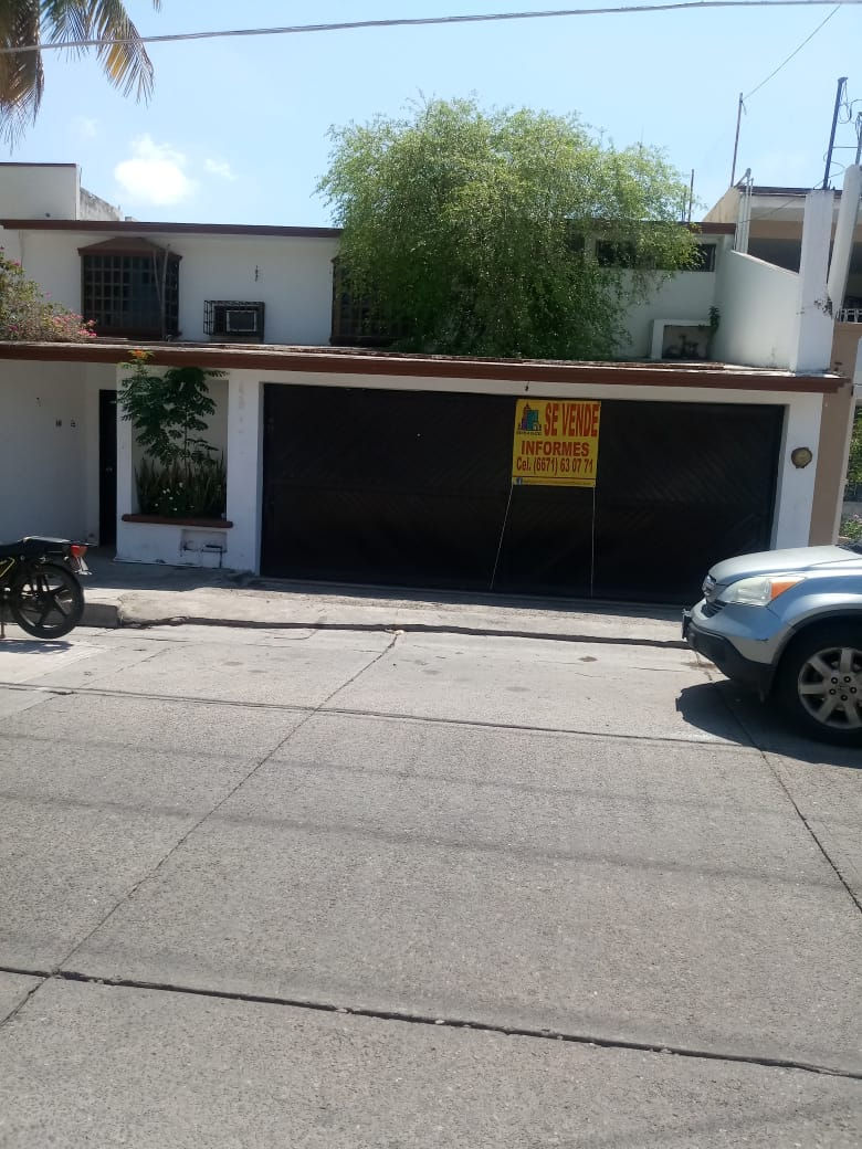 SE VENDE PARA REMODELAR EN CALLE GUERRERO CASI ESQ. CON LEYVA SOLANO