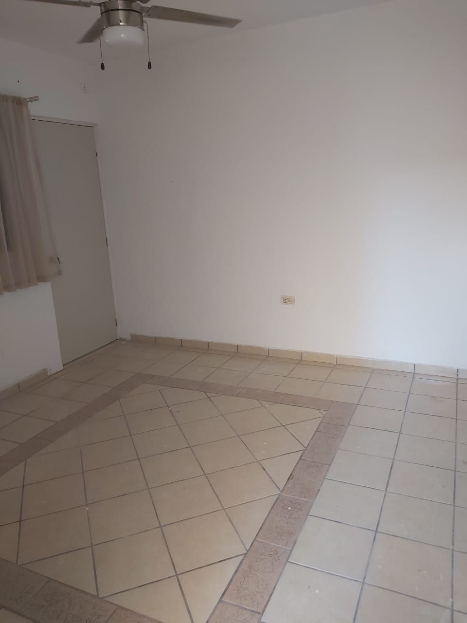 Miniatura: Se renta casa amueblada en Residencial Hacienda