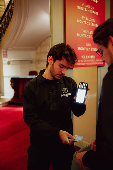 accipio-agence-agence-controleur-postier-theatre-paris.jpg.jpg
