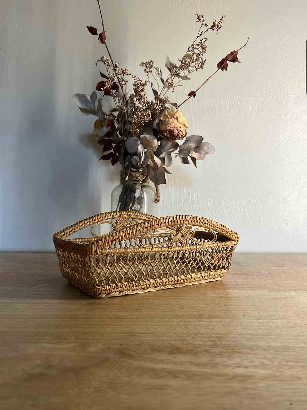 Corbeille ancienne des années 20 en osier tressé
