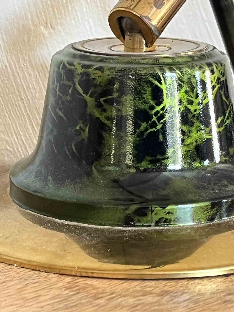Lampe de bureau ancienne style Art Déco en laiton cuivré et verre coloré