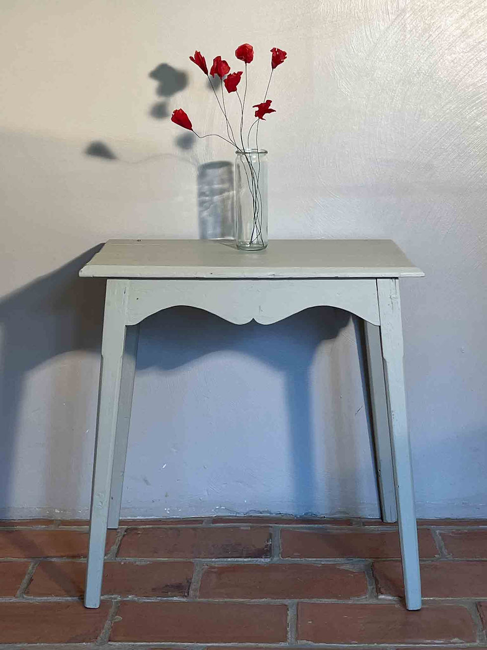 Table d’appoint ancienne en bois peint du XIXe siècle
