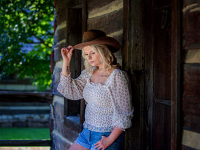 People: Country Singer Makenzie Phipps Shows Off the Sassy Side of Her Sweet Personality on New Song