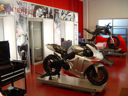 MOTOCZYSZ HQ RENOVATION