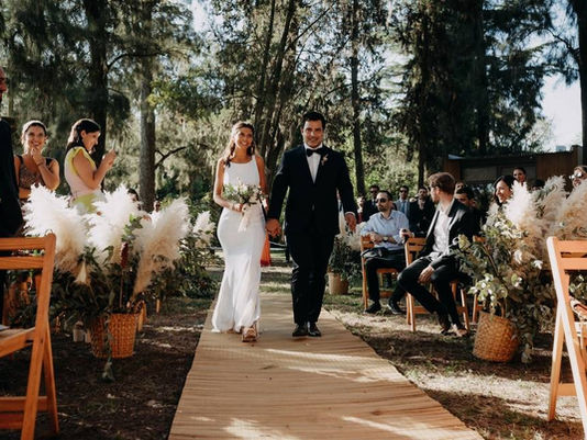 Etiqueta en bodas: ¿Qué hacer y qué evitar como invitado?