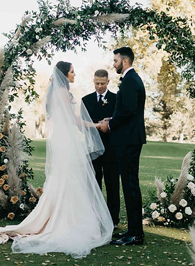 officiant.jpeg
