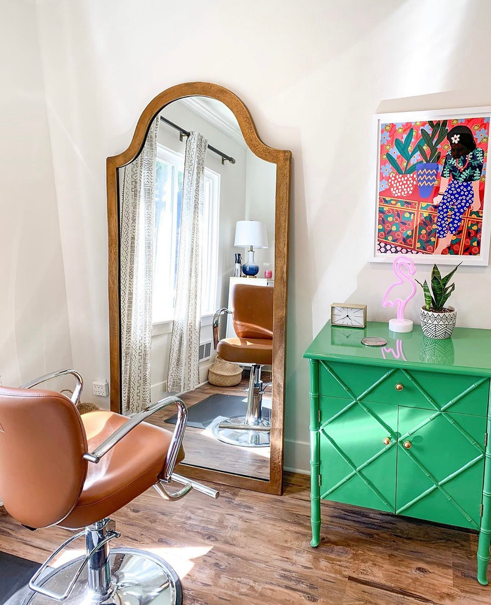Interior chic design in all the Stylists rooms fo beautiful hair cuts and coloring