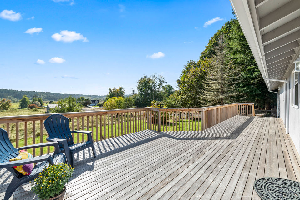 SASH Realty Listing, large deck