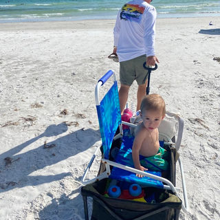 Casa Limonada guests on beach