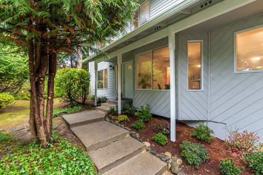 SASH Realty Listing, outside of the home