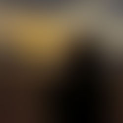 Nádia olhando a lua cheia na Lagoa dos Patos