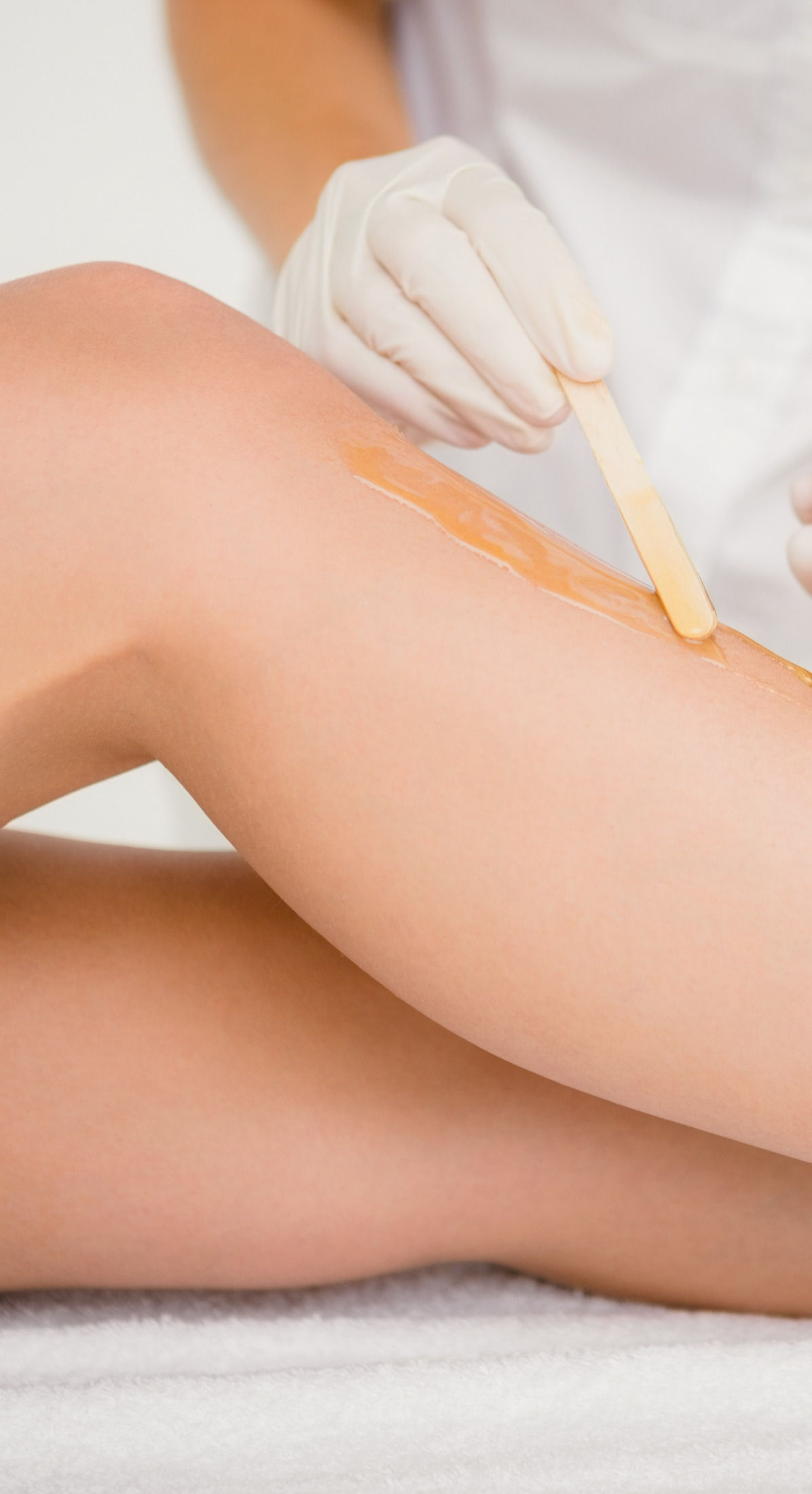 Trattamento epilatorio gambe complete + inguine parziale