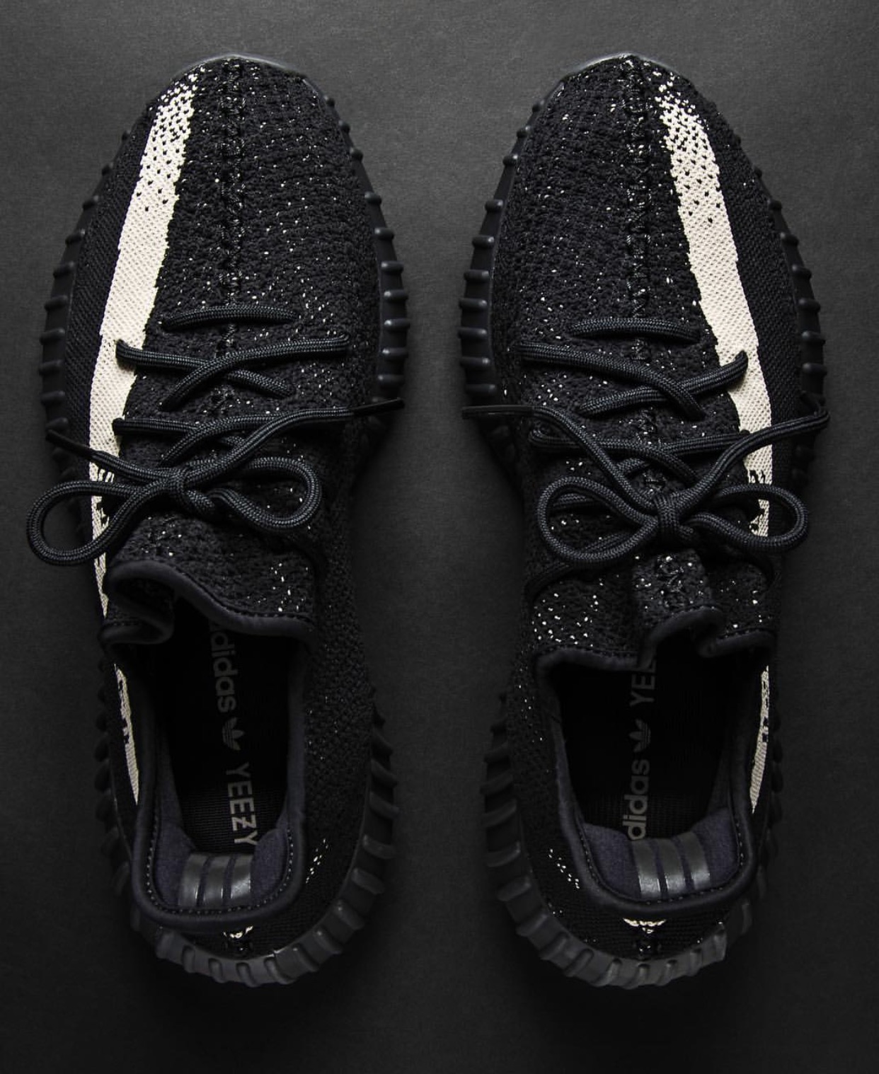 Yeezy Boost 350 V2 Black White Review / Unboxing