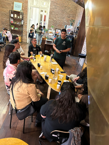 Oasis Tingo María en la barra de Huérfana Cafetería