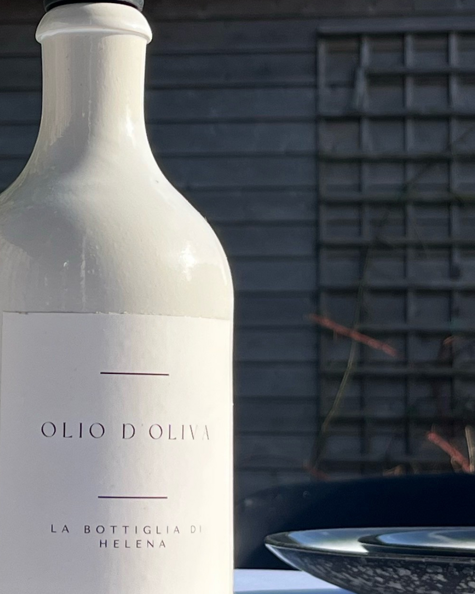 Thumbnail: Klassieke Olijfolie Fles Keramiek Beige – Druppelvrije Olie Dispenser