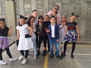 Presentación Coro Teatro "Las enseñanzas de Rafael Pombo"
