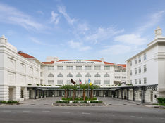 坐落于马来西亚槟城海滨的 Eastern & Oriental Hotel(东方大酒店)