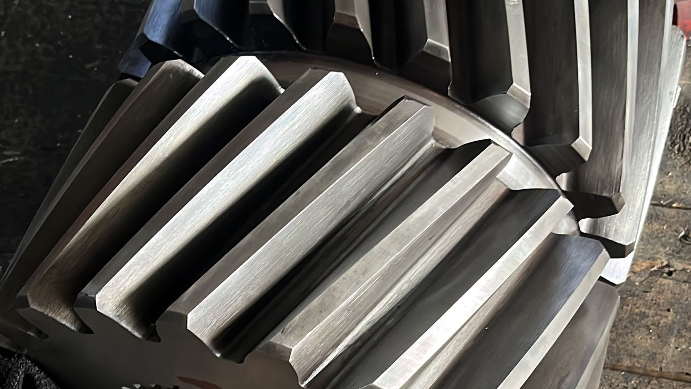 Çavuş dişli
herringbone gear
balık sırtı dişli
Buhar türbinleri dişlisi
Eksantrik pres dişlileri
Hidro elektrik santral dişlileri
Hadde makinaları dişlileri
Rüzgar türbini dişlileri
Redüktör dişlisi
Kaldırma makineleri dişlisi
Makas dişlisi