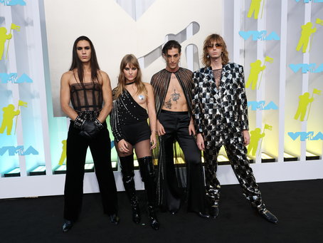 Bad Bunny & Maneskin Fashion Looks at MTV VMAs