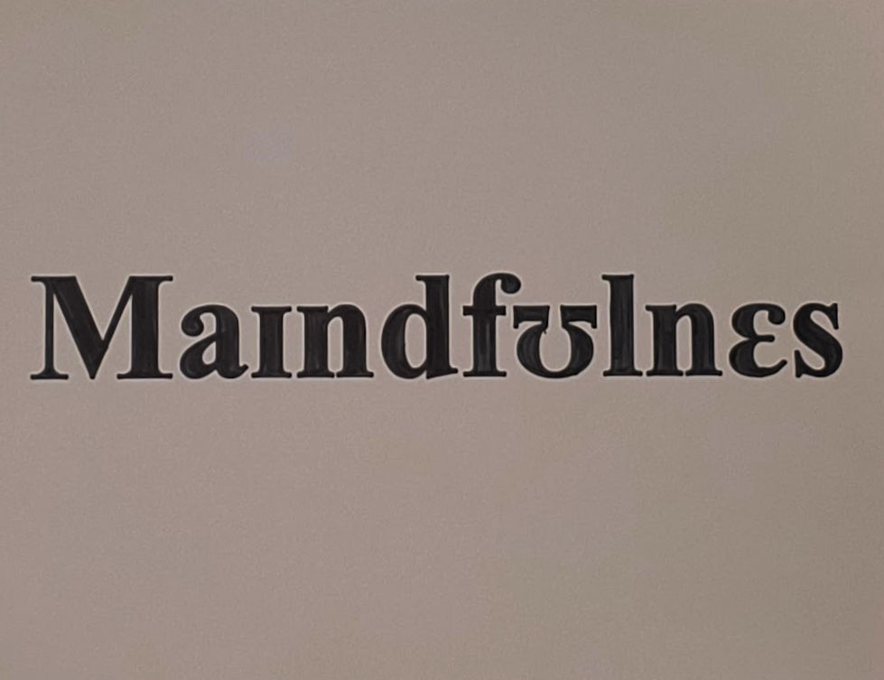 the word maindfoline is on a white background