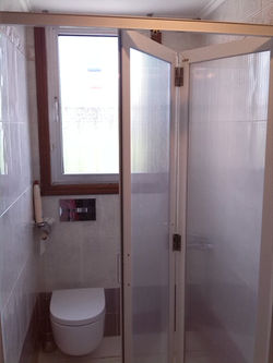 Mampara plegable con gran acceso 1.