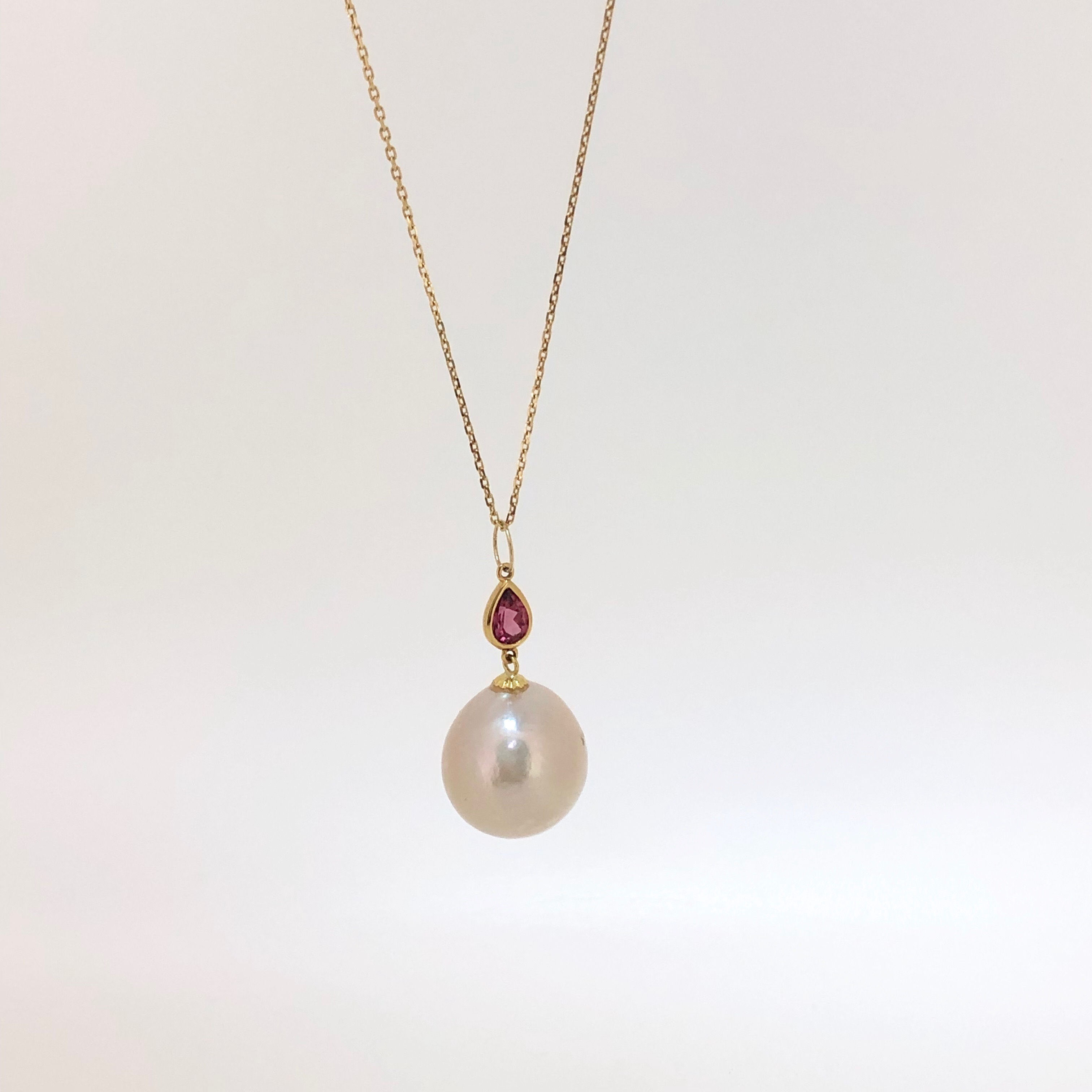 14mm Baroque pearl with pink tourmaline 18K pendant