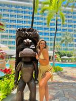 Rasha traveling in Hawaii