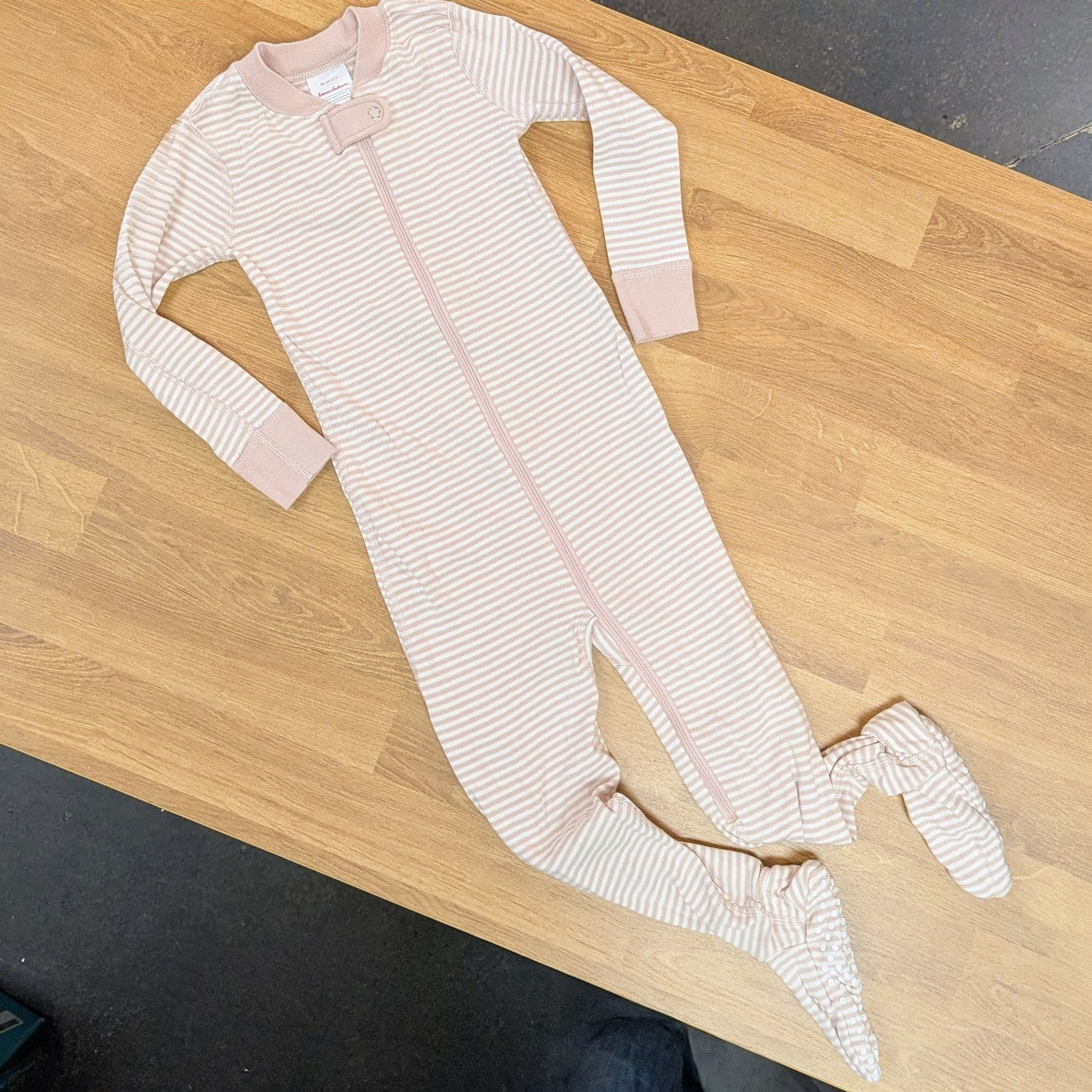 Hanna Andersson Footed Sleeper Rose 3T front