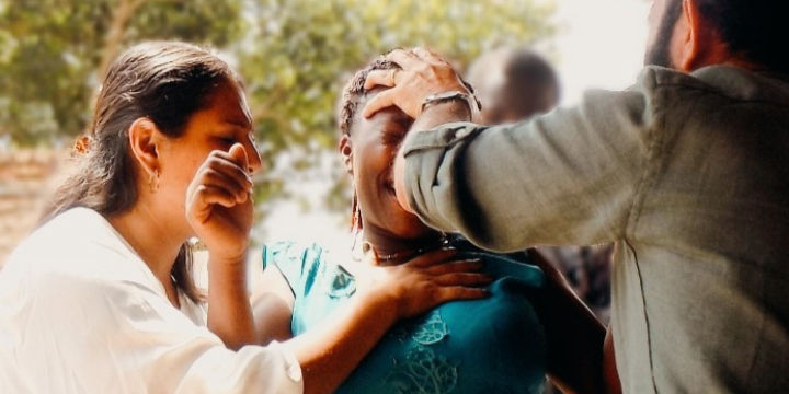 Sigue a Jesús, sin importar lo que otros digan.