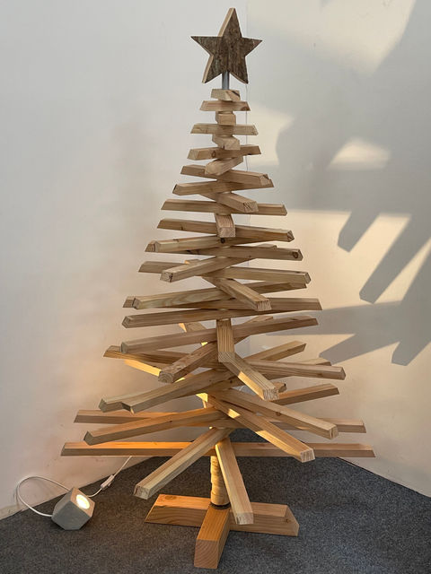 Holzdesigns auf Kundenwunsch; Holzbaum; Holzdeko; Weihnachten; Handgefertigte Einzelstücke; Möbel ; Hängelampe; Eiche; individuelle Holzdesigns ;  Einzelstück; Einzigartig
