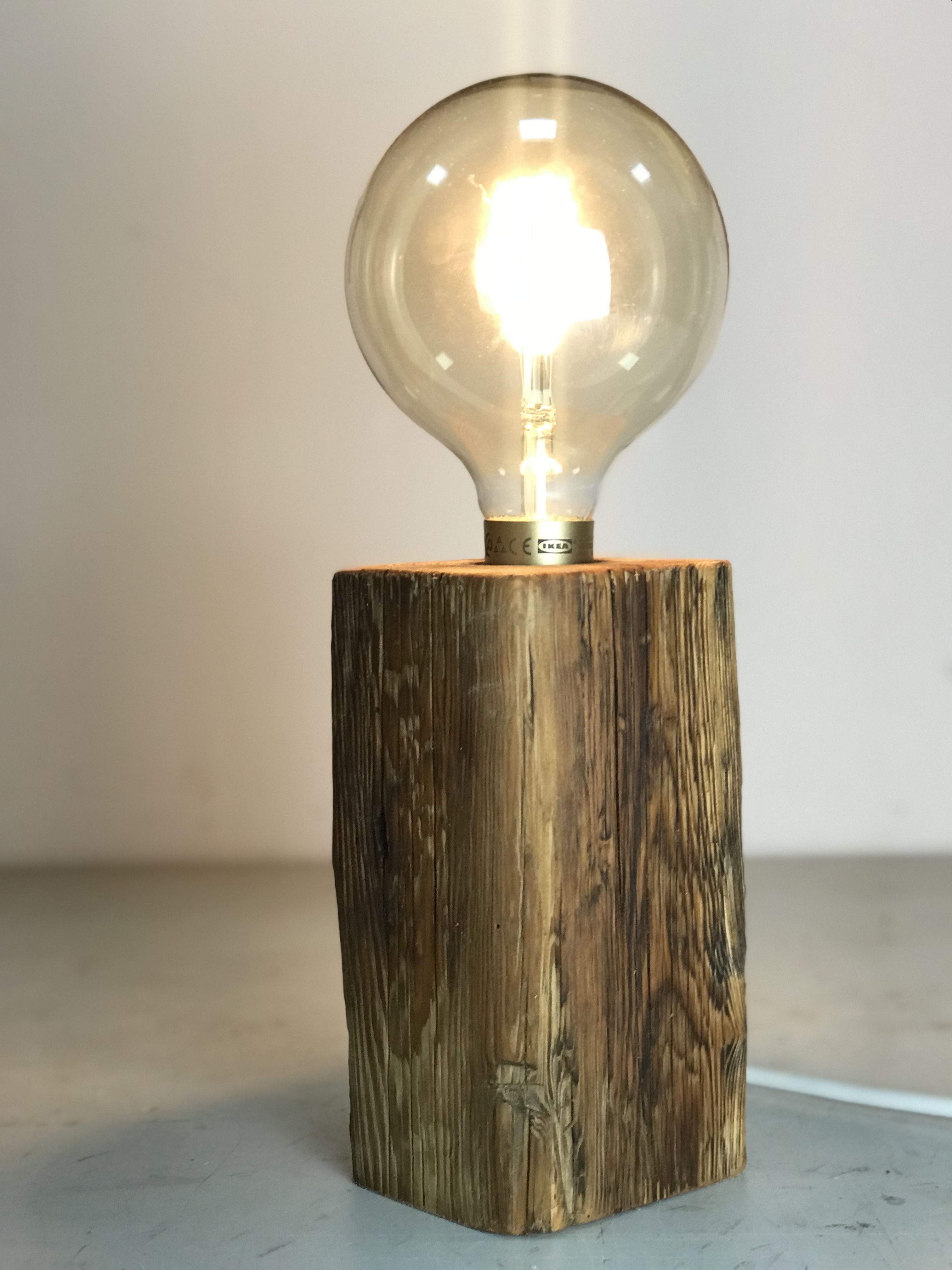 Nachttischlampe