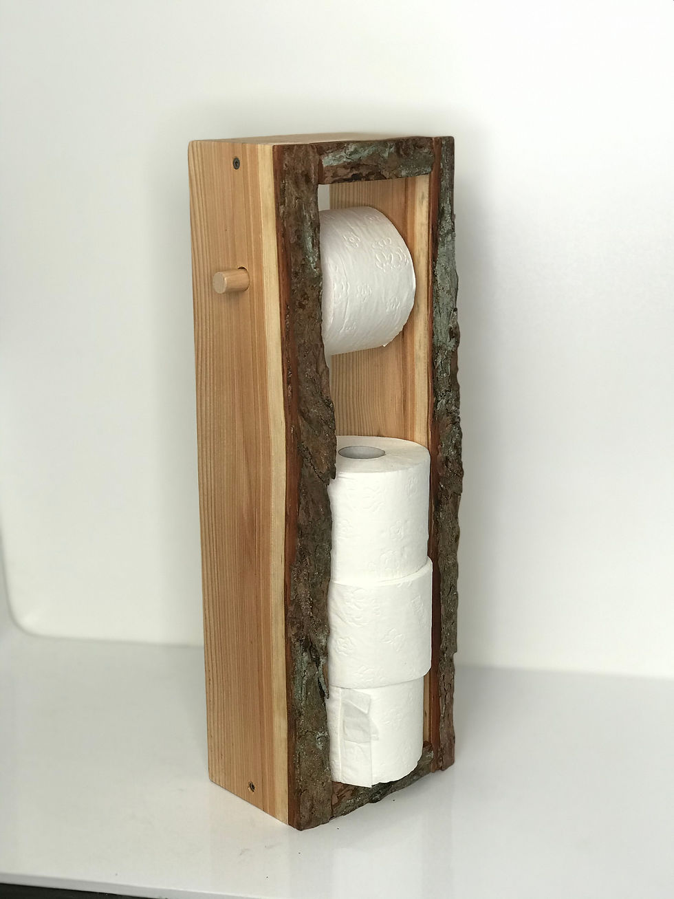 Miniaturbild: Toilettenpapierhalter aus Holz - eine Rolle Gratis -
