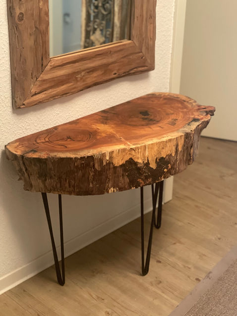 Holzdesigns auf Kundenwunsch; Holztisch ; Handgefertigte Einzelstücke; Möbel ; Hängelampe; Eiche; individuelle Holzdesigns ;  Einzelstück; Einzigartig