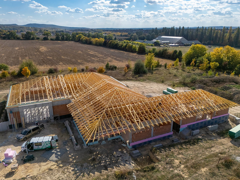 Csarnok, Páty (2025)