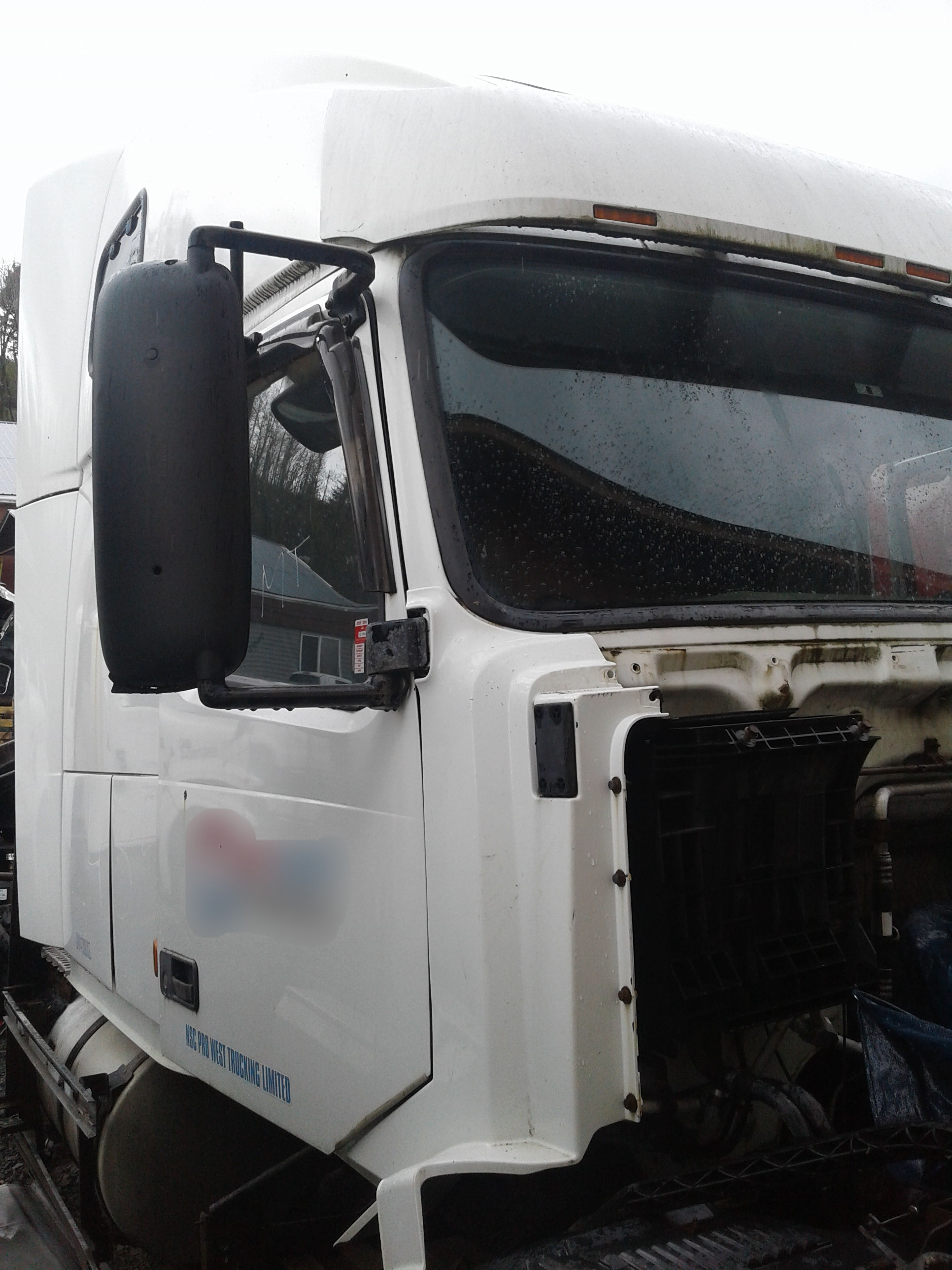 Volvo - White (2005/2006)